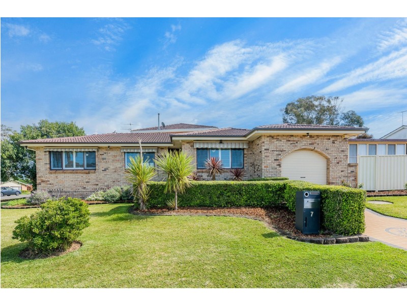 7 Hume Crescent, Werrington County NSW 2747