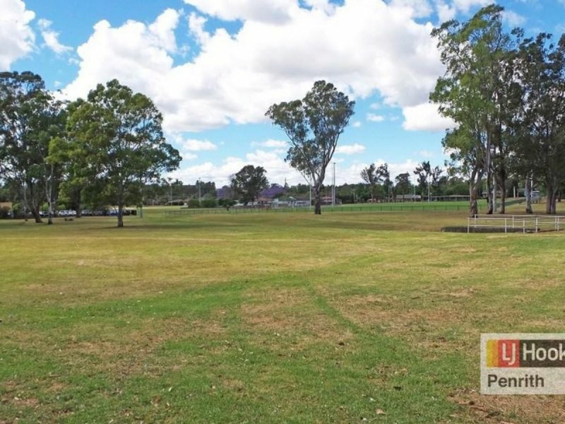 4/14 Santley Crescent, Kingswood NSW 2747