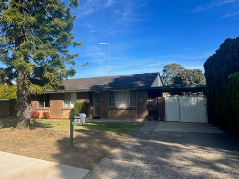 4 St Clair Avenue, St Clair NSW 2759