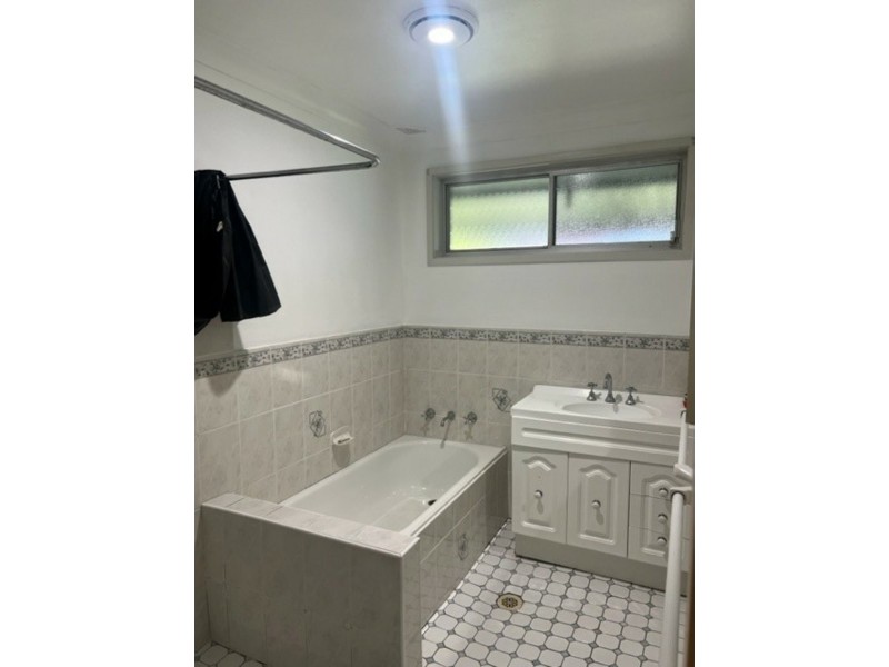 4 St Clair Avenue, St Clair NSW 2759