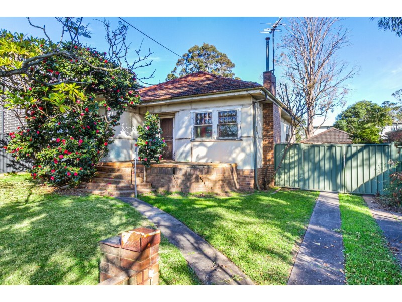 22 Georges Crescent, Georges Hall NSW 2198