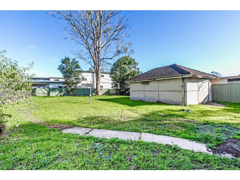 22 Georges Crescent, Georges Hall NSW 2198