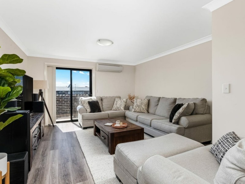 5/1 Glenmore Ridge Drive, Glenmore Park NSW 2745