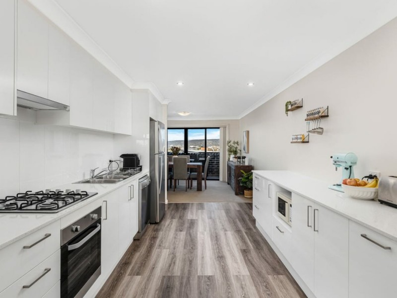 5/1 Glenmore Ridge Drive, Glenmore Park NSW 2745