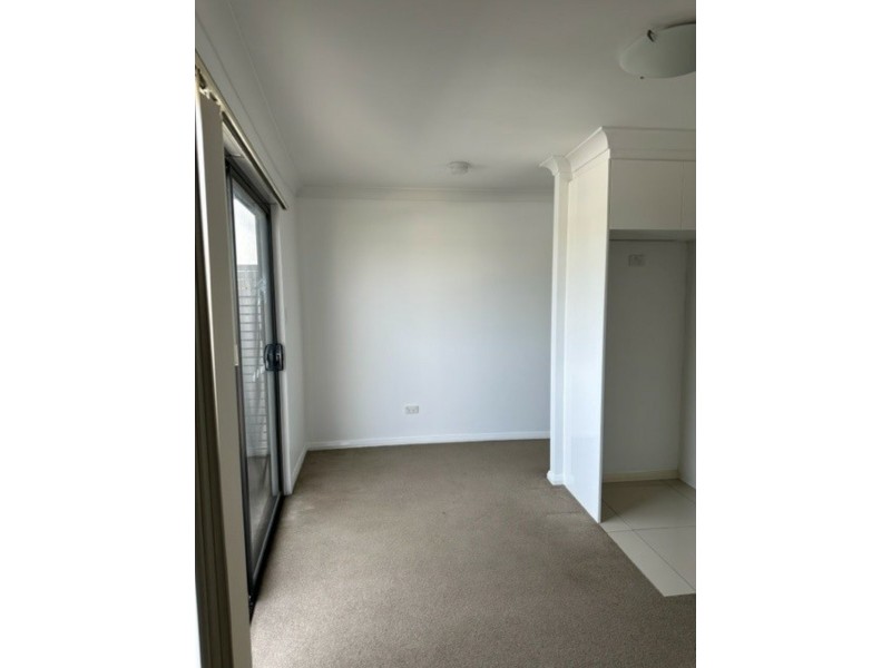 33/1 Glenmore Parkway Drive, Glenmore Park NSW 2745