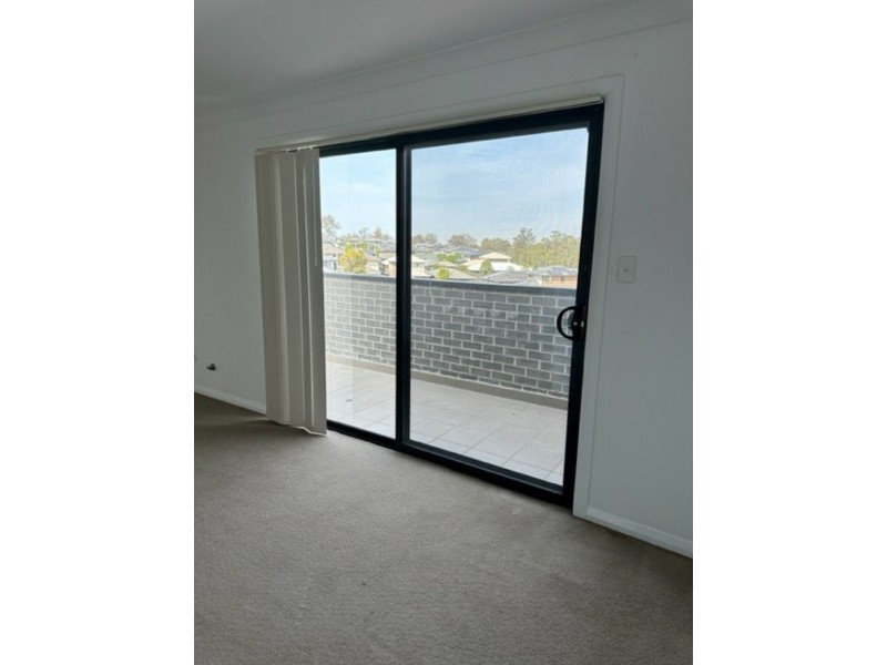 33/1 Glenmore Parkway Drive, Glenmore Park NSW 2745