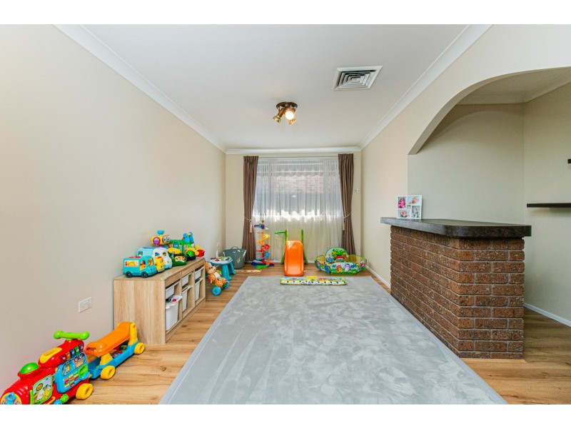 23 Charmer Crescent, Minchinbury NSW 2770