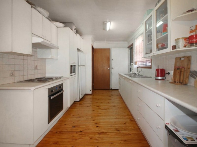 10 Peter Pan Glen, St Clair NSW 2759