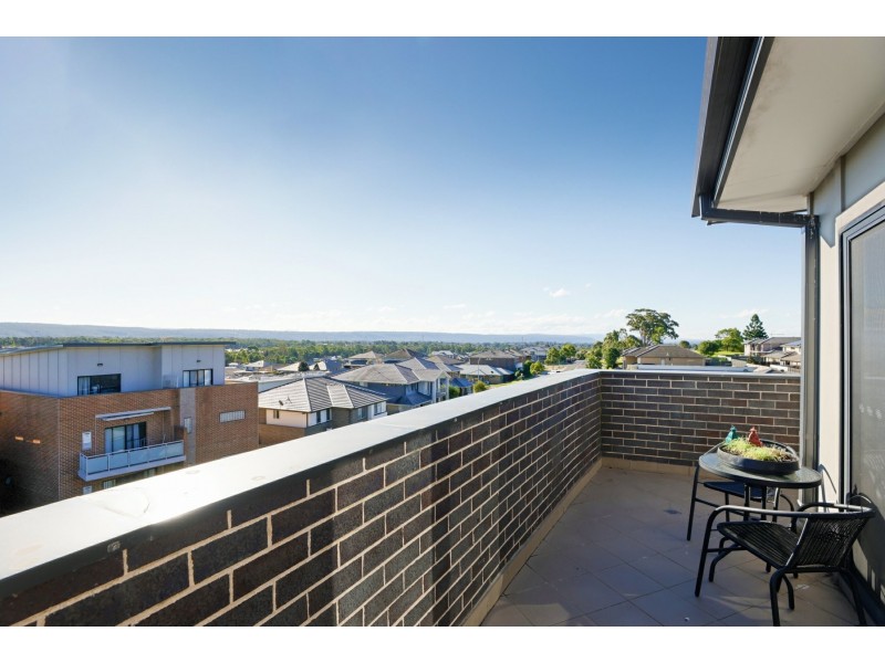 5/1 Glenmore Ridge Drive, Glenmore Park NSW 2745