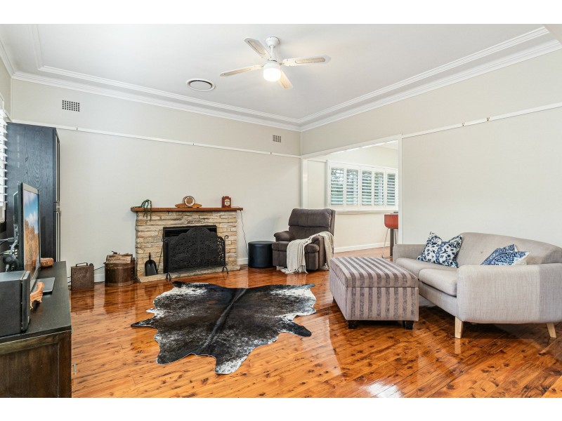 24 Layton Avenue, Blaxland NSW 2774