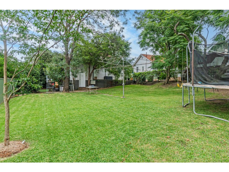 24 Layton Avenue, Blaxland NSW 2774