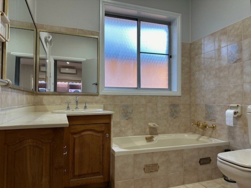 18 Beresford Road, Greystanes NSW 2145