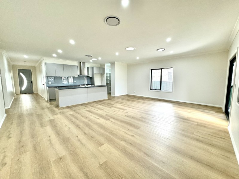 60 Barker Street, Cambridge Park NSW 2747