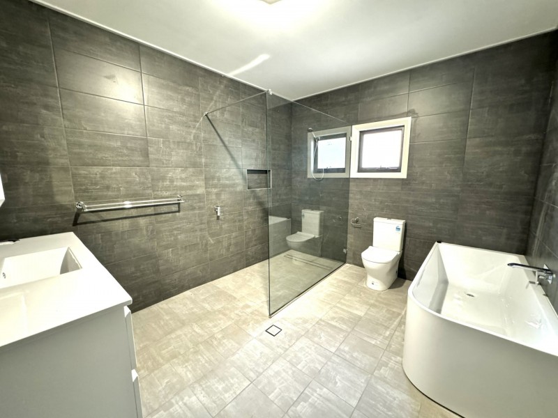 60 Barker Street, Cambridge Park NSW 2747