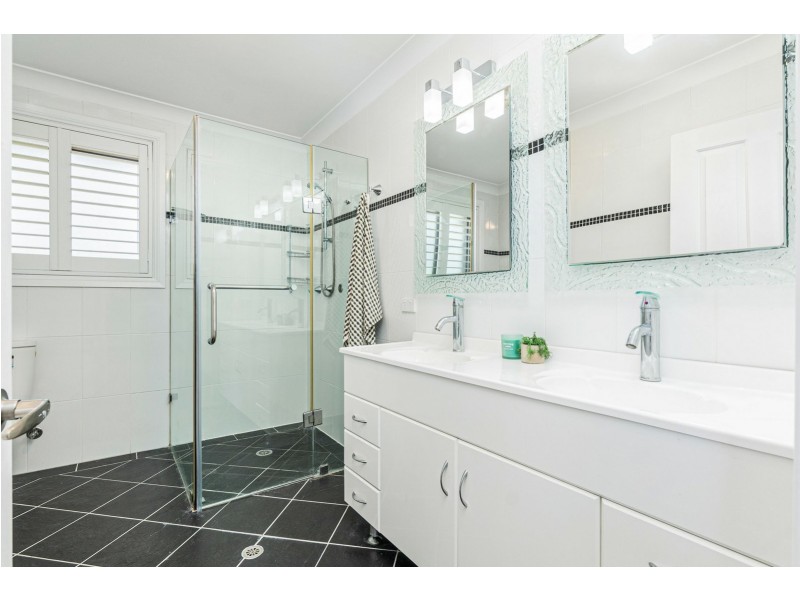 12 Ovens Drive, Werrington County NSW 2747