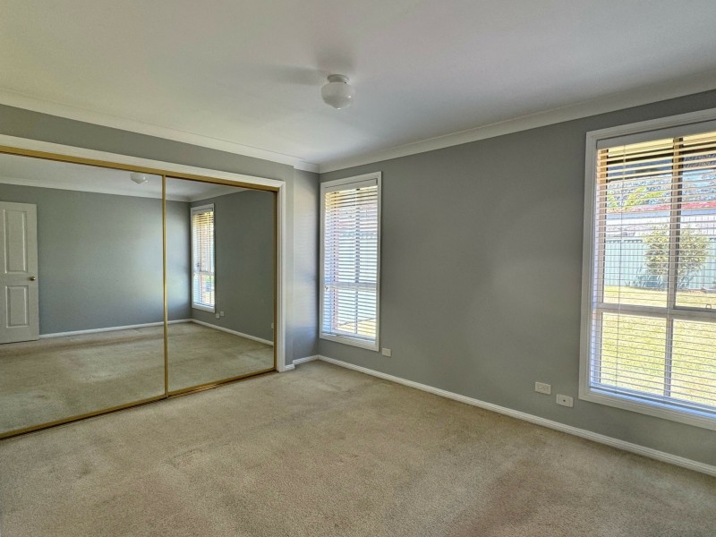 12 Andrew Thompson Place, Colyton NSW 2760