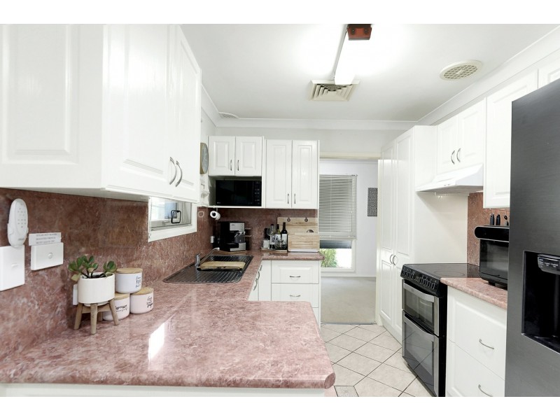 10 Deeside Close, South Penrith NSW 2750