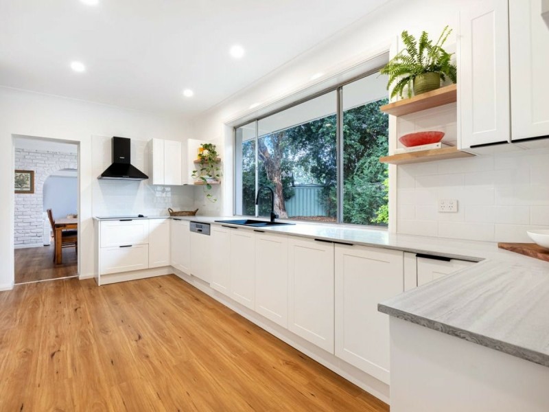 11 Avoca Ave, Emu Plains NSW 2750