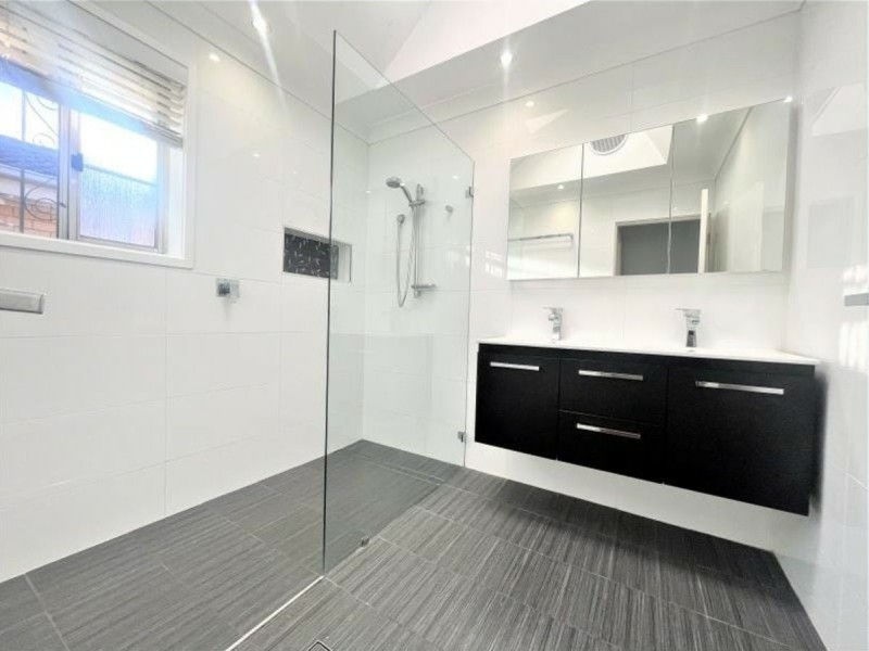 10 Inverness  Road, South Penrith NSW 2750