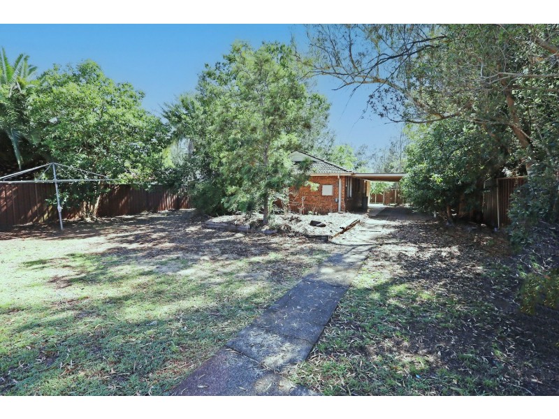 39 Solander Drive, St Clair NSW 2759