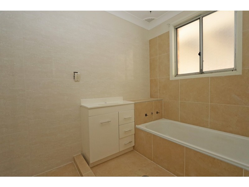 39 Solander Drive, St Clair NSW 2759