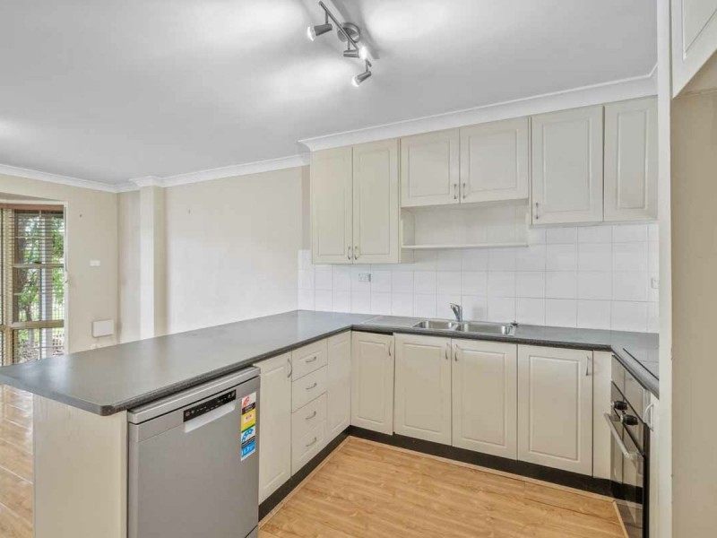 2/14a Stapley Street, Kingswood NSW 2747
