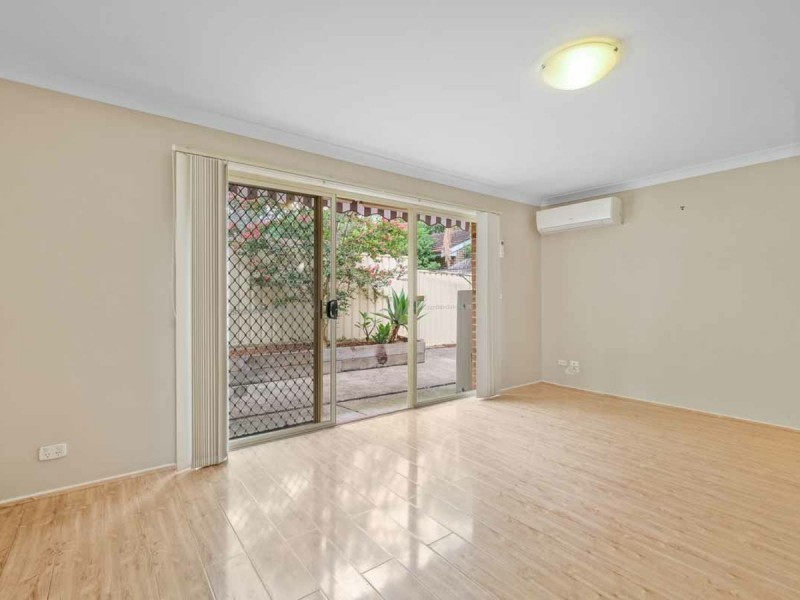 2/14a Stapley Street, Kingswood NSW 2747