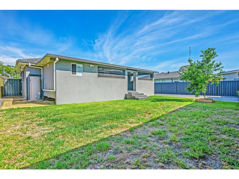 42 Willoring Cres, Jamisontown NSW 2750