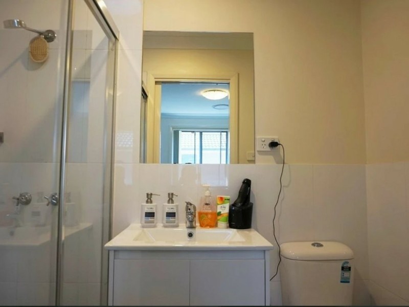 2/92 Great Western Highway, Kingswood NSW 2747