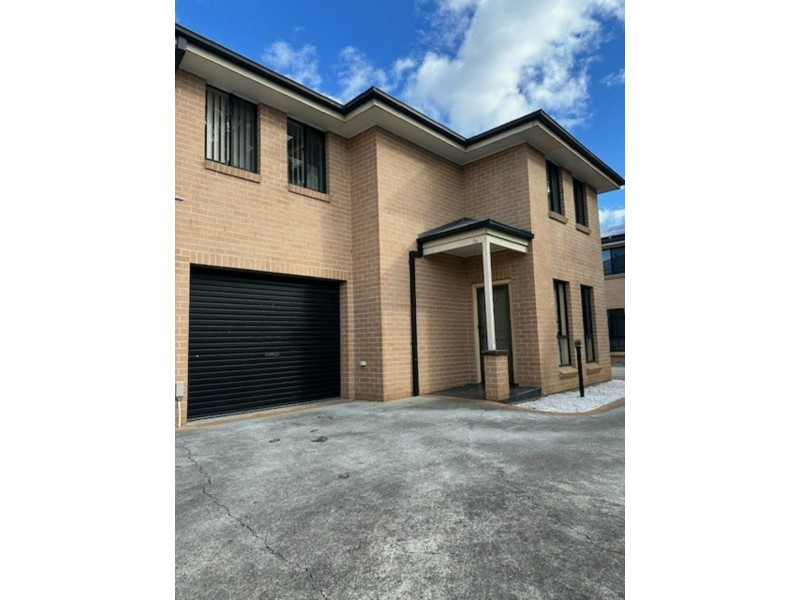 2/29 Pembroke St, Cambridge Park NSW 2747