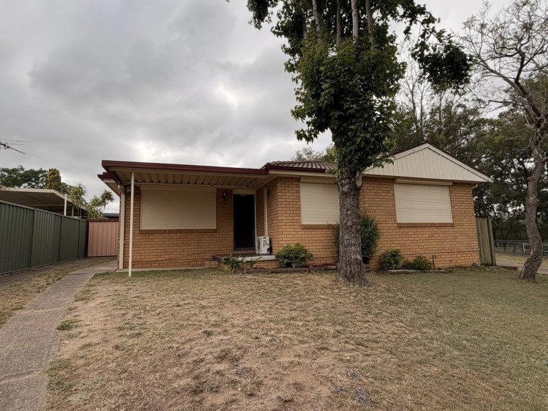 74 Francis street, Cambridge Park NSW 2747