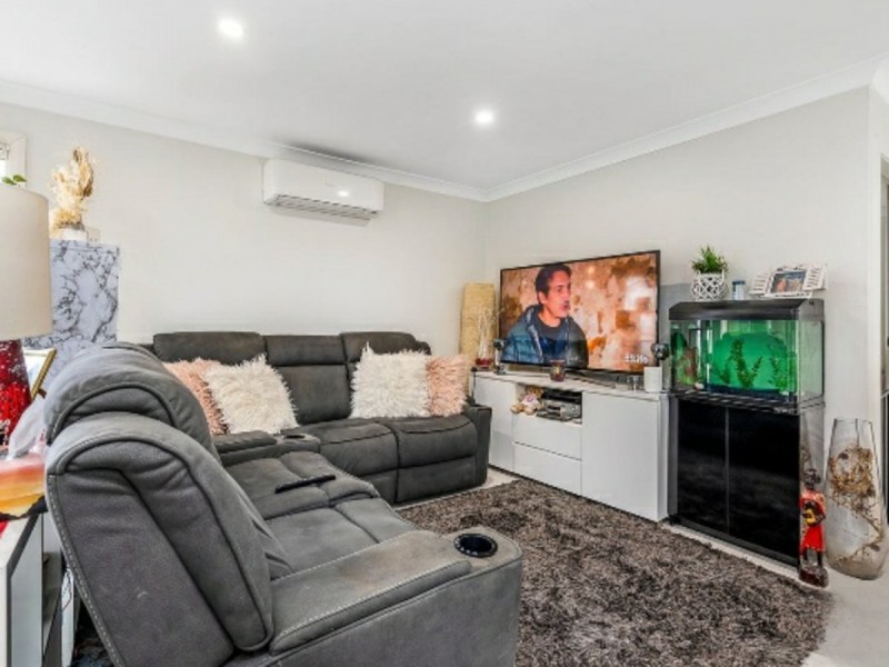 5a Myrtle Avenue, Claremont Meadows NSW 2747