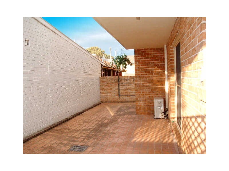1/14 Bringelly Road, Kingswood NSW 2747