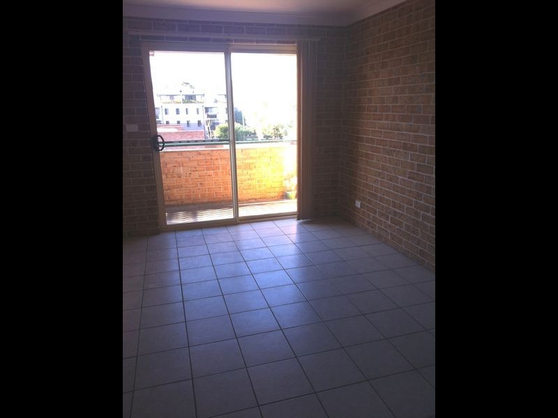 7/14 Bringelly Road, Kingswood NSW 2747