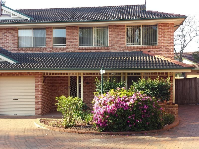 2/61 Retreat Drive, Penrith NSW 2750