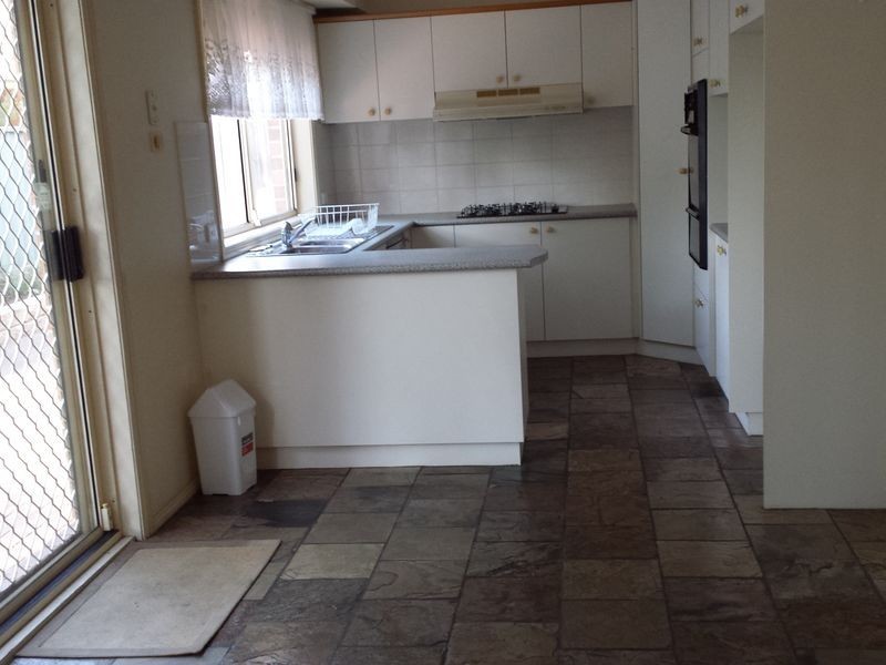 2/61 Retreat Drive, Penrith NSW 2750