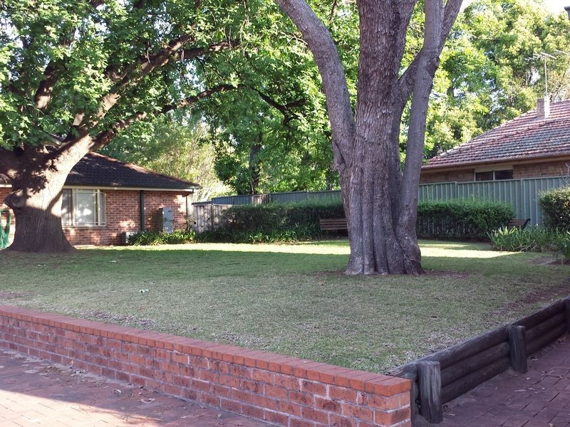 2/61 Retreat Drive, Penrith NSW 2750