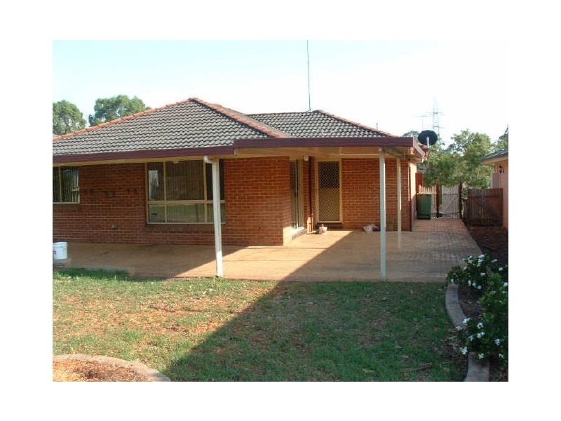 6 Oriole Street, Glenmore Park NSW 2745