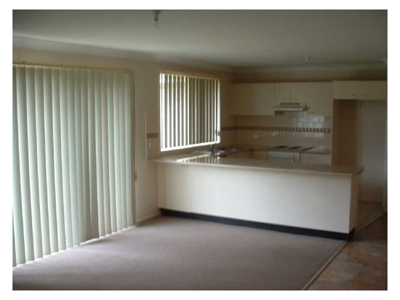 19 The Lakes Drives, Glenmore Park NSW 2745