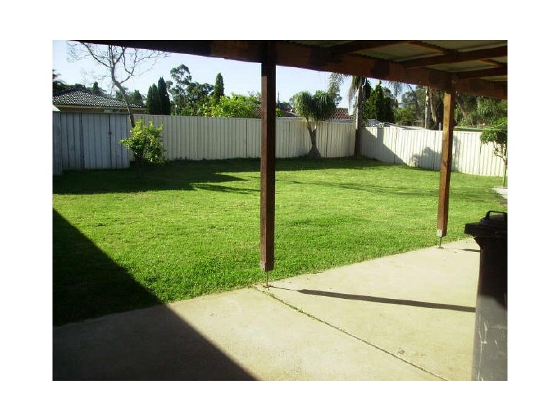 33 Carnation Ave, Claremont Meadows NSW 2747