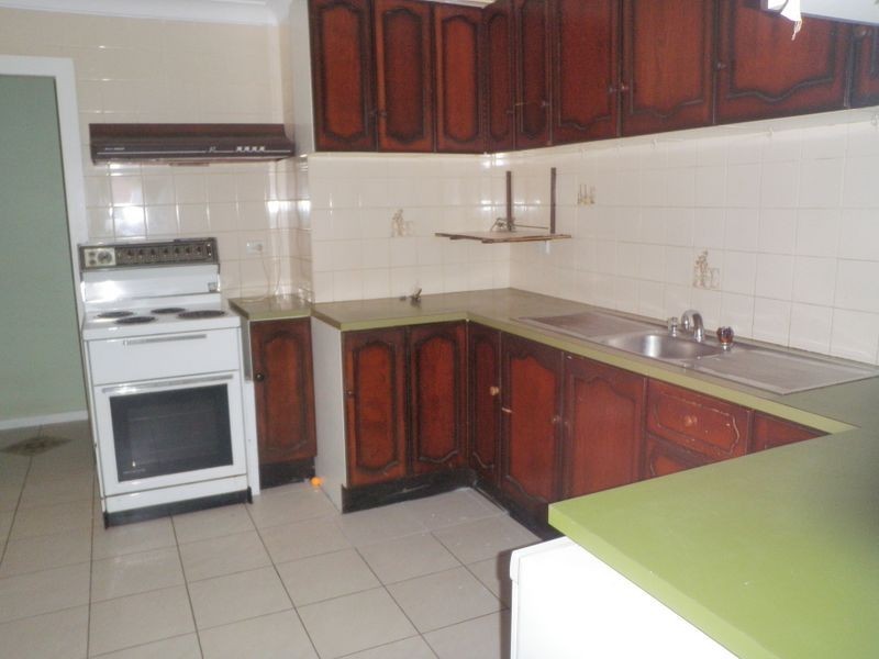 4 Balmoral Dr, Cambridge Park NSW 2747