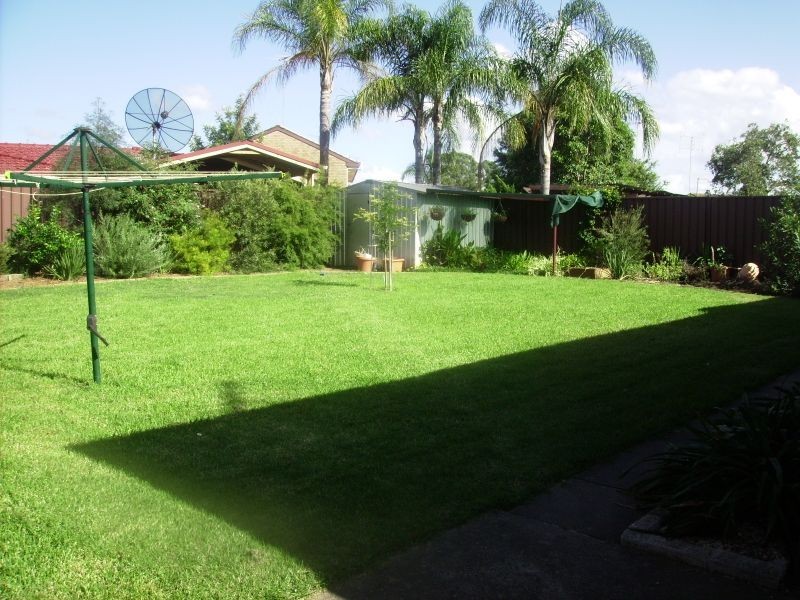 9 Samuel Foster Dr, South Penrith NSW 2750