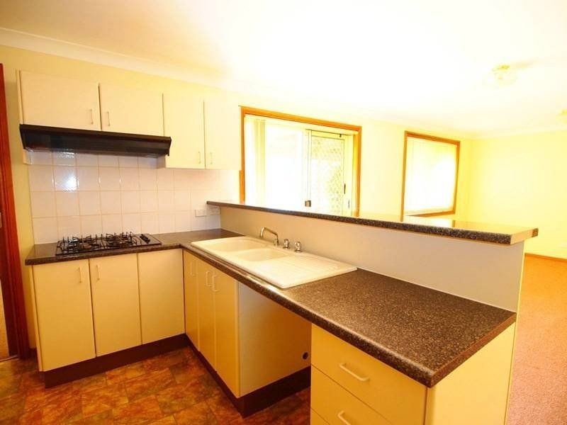 7 Camellia Ave, Glenmore Park NSW 2745