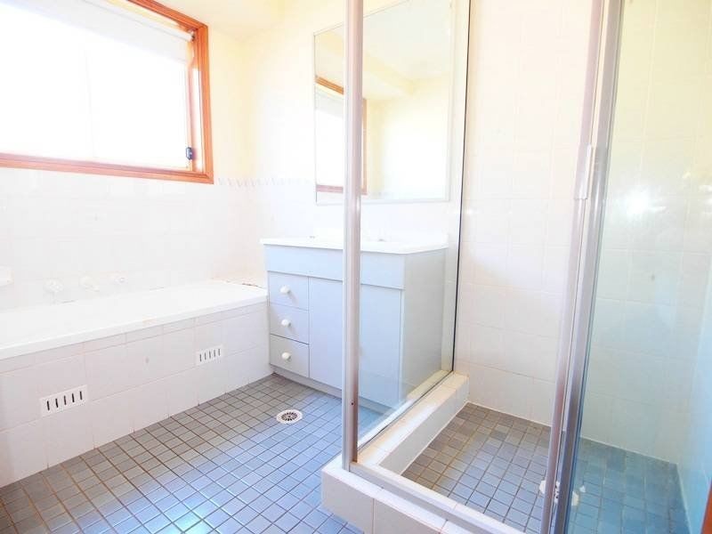 7 Camellia Ave, Glenmore Park NSW 2745