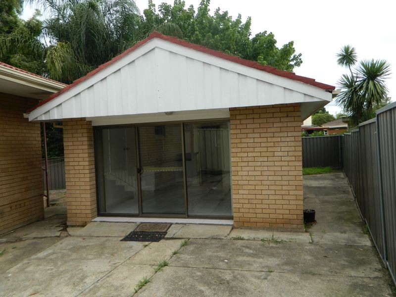 17 Twickenham St, Cambridge Park NSW 2747