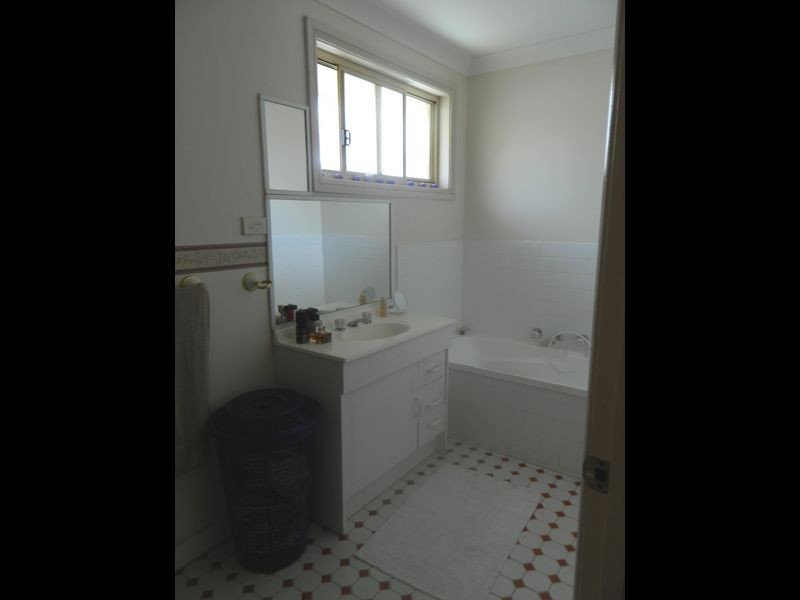 2/103 Bringelly Road, Kingswood NSW 2747