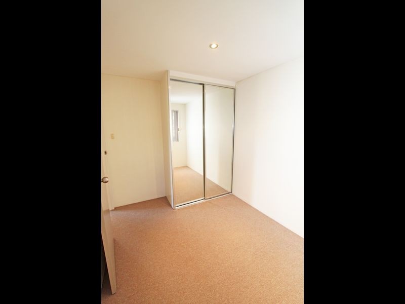 2/1 Thurston Street, Penrith NSW 2750