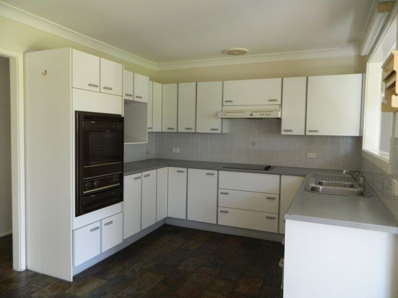 10 Burgess Street, South Penrith NSW 2750