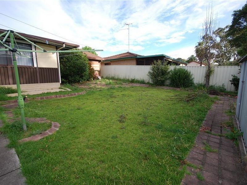 5 Woodgate Crescent, Cranebrook NSW 2749