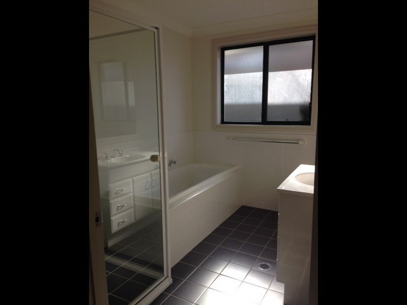 34 Drummond Avenue, Ropes Crossing NSW 2760